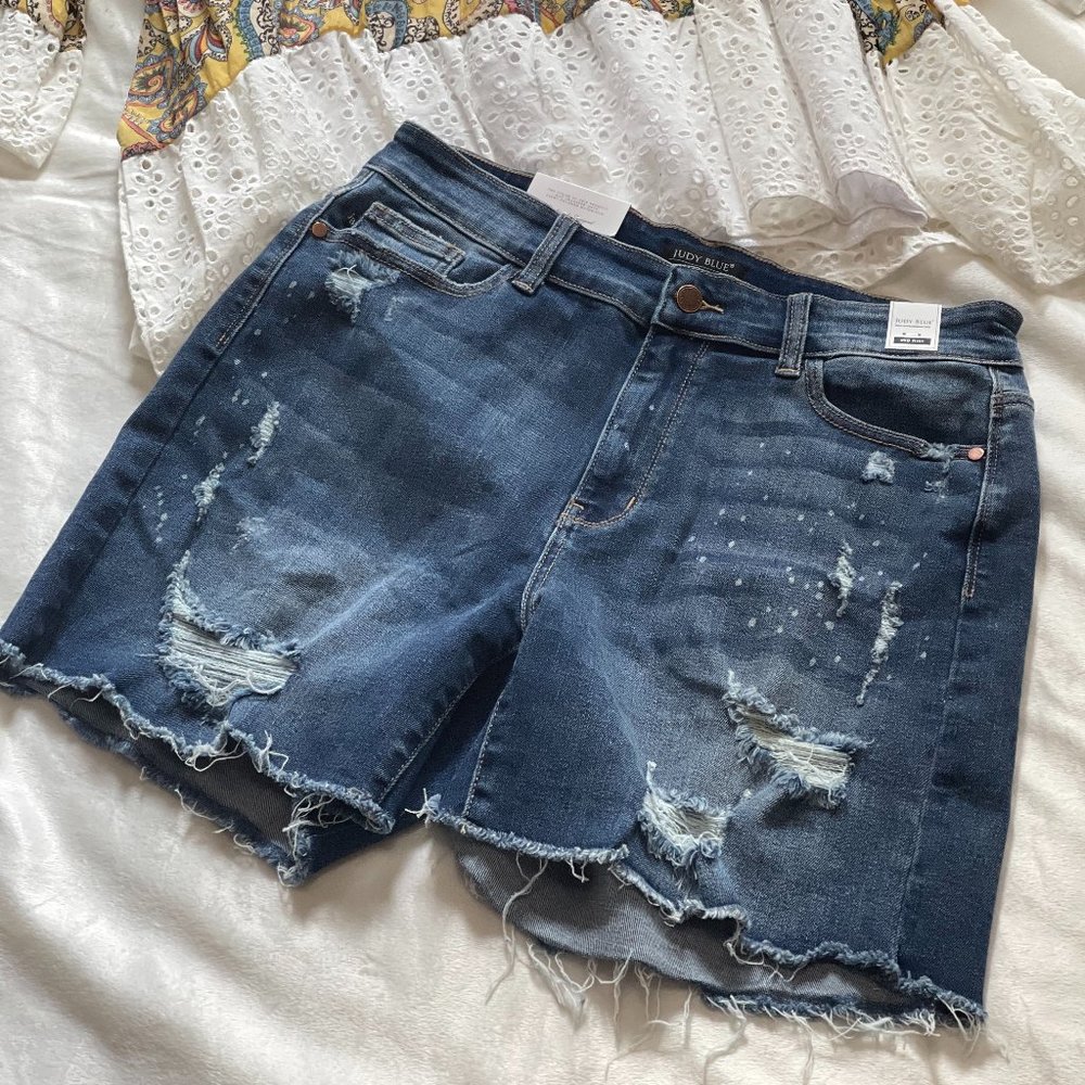 Judy Blue Bleach Splash Shorts